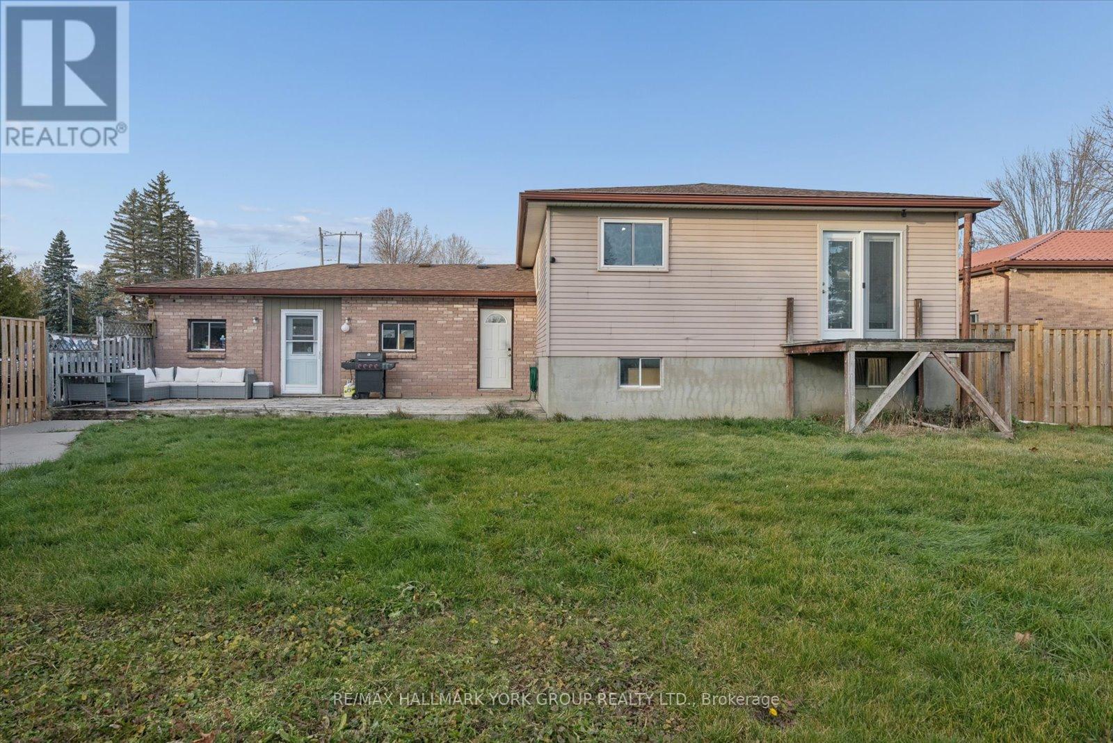 5 Burke Street, Georgina, ON - Outdoor