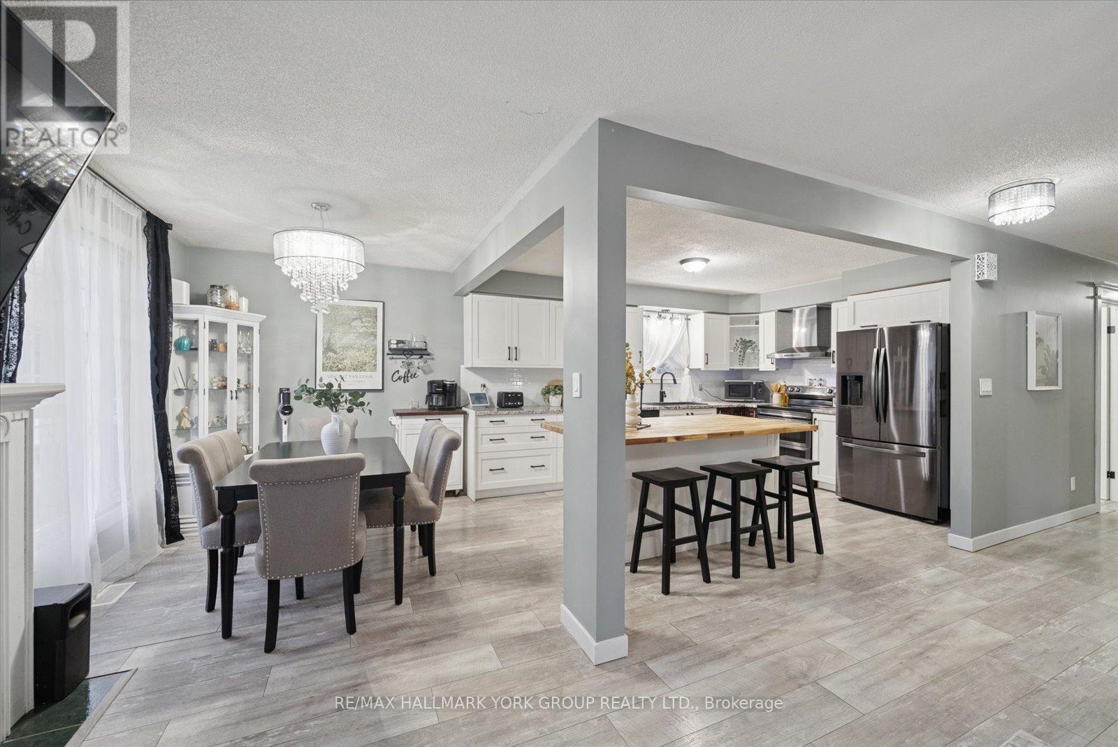 5 Burke Street, Georgina, ON - Indoor