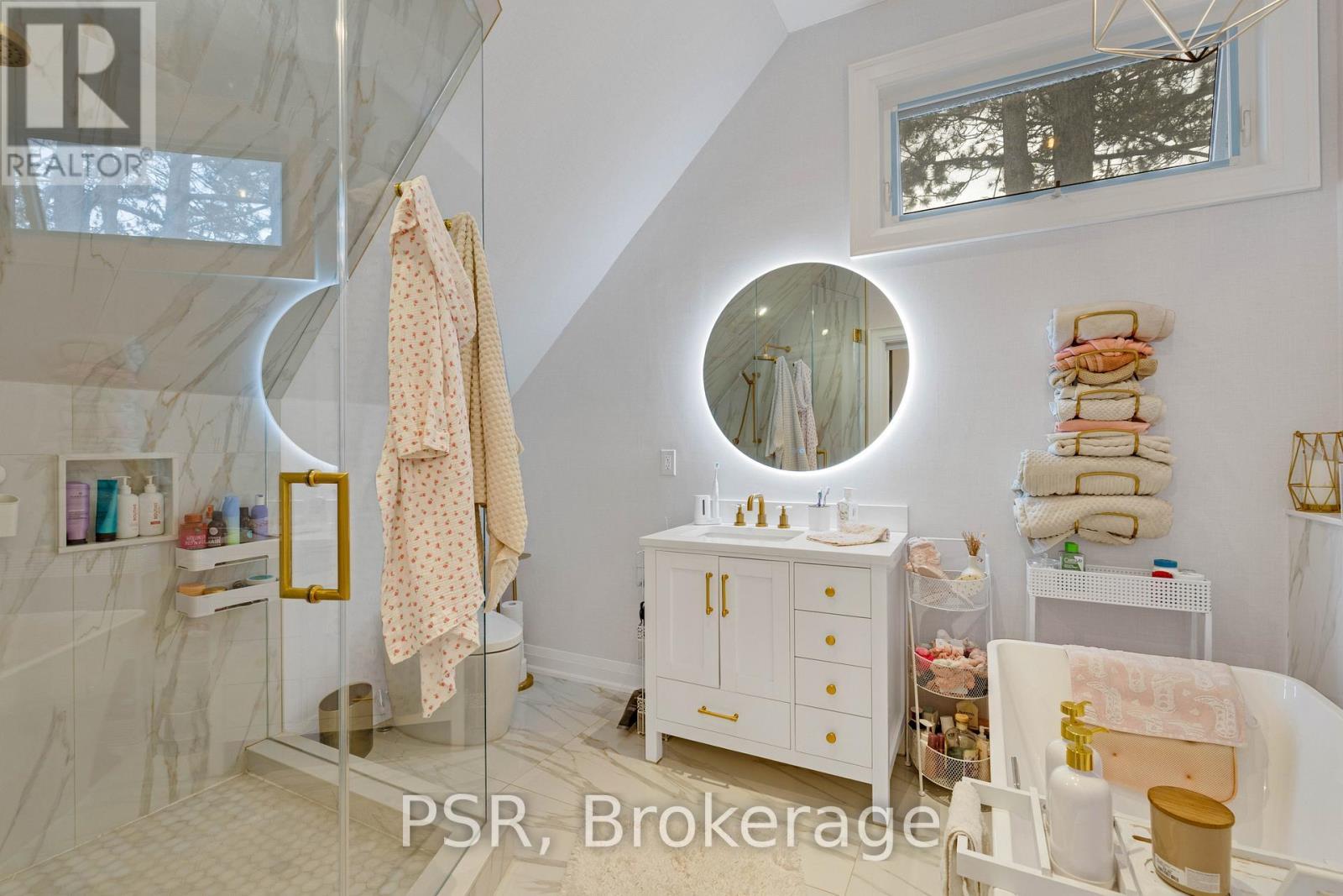 140 Ravendale Court, Vaughan, ON - Indoor Photo Showing Bathroom
