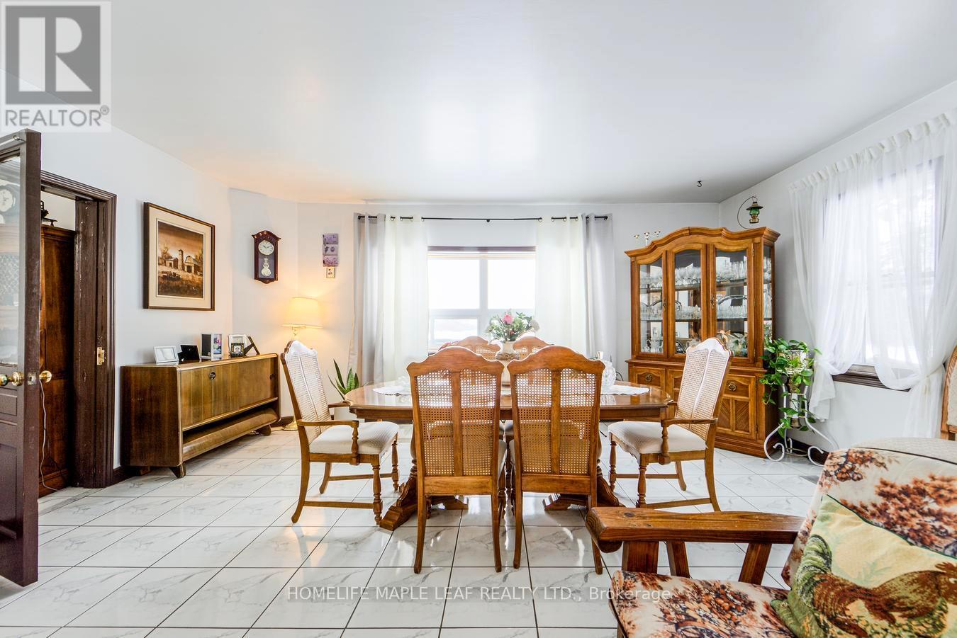 423365 25 Side Road, Amaranth, ON - Indoor Photo Showing Other Room