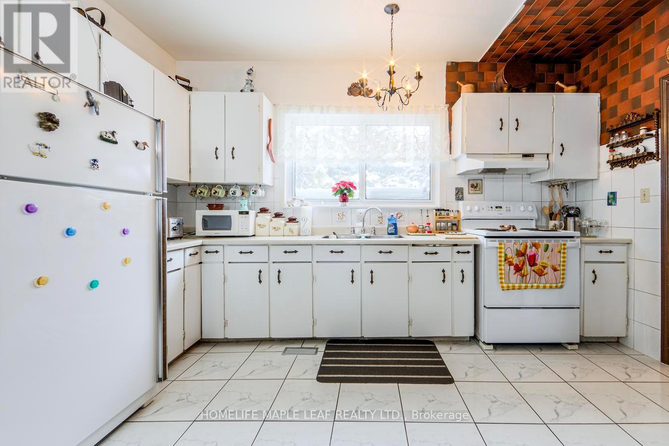 423365 25 Side Road, Amaranth, ON - Indoor Photo Showing Kitchen