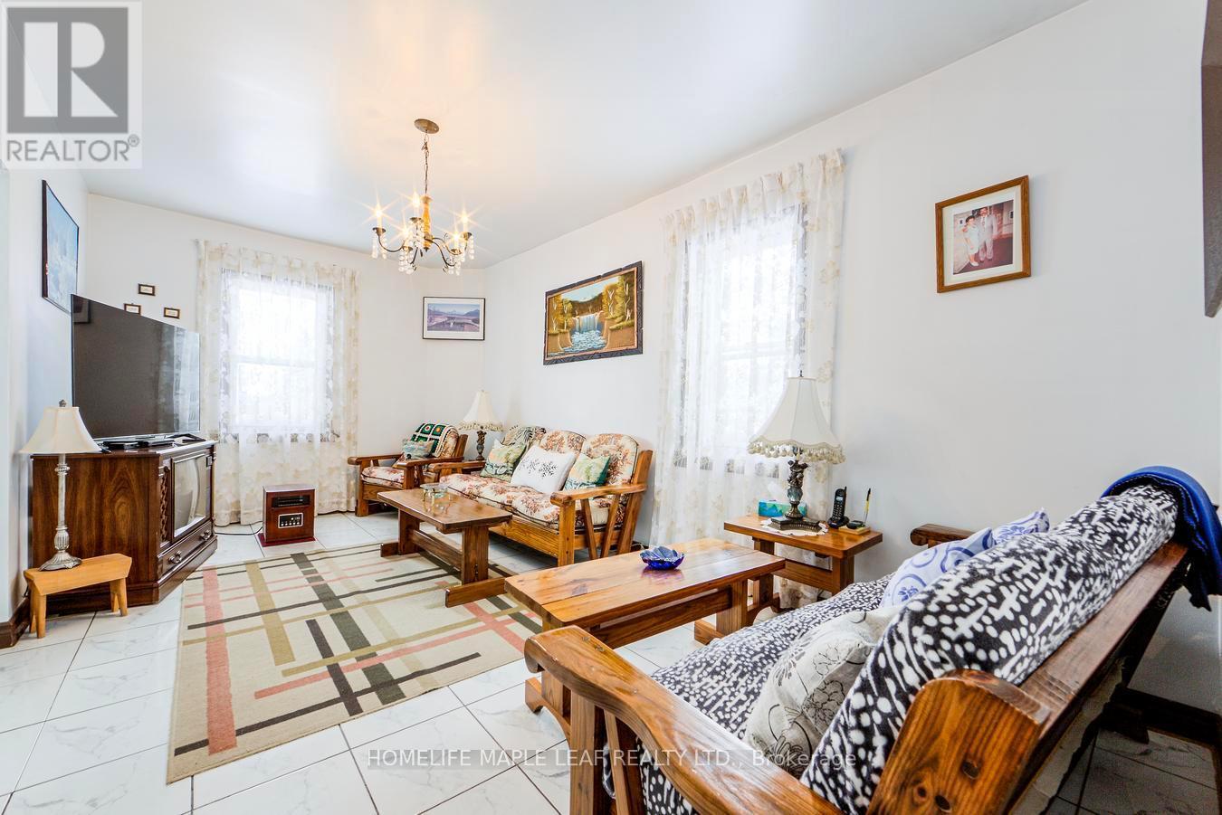 423365 25 Side Road, Amaranth, ON - Indoor