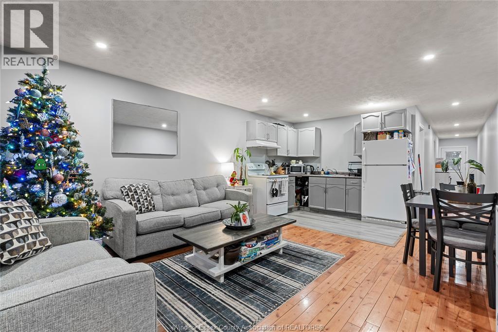 4 Young, Tilbury, ON