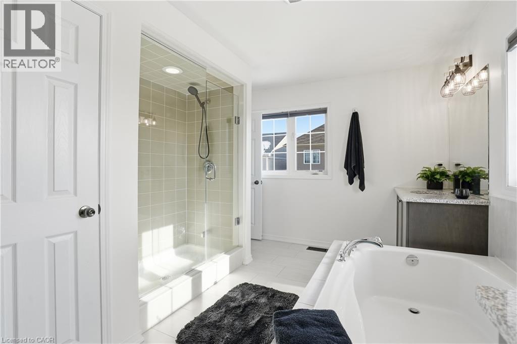 211 Odonnel Drive, Binbrook, ON - Indoor Photo Showing Bathroom