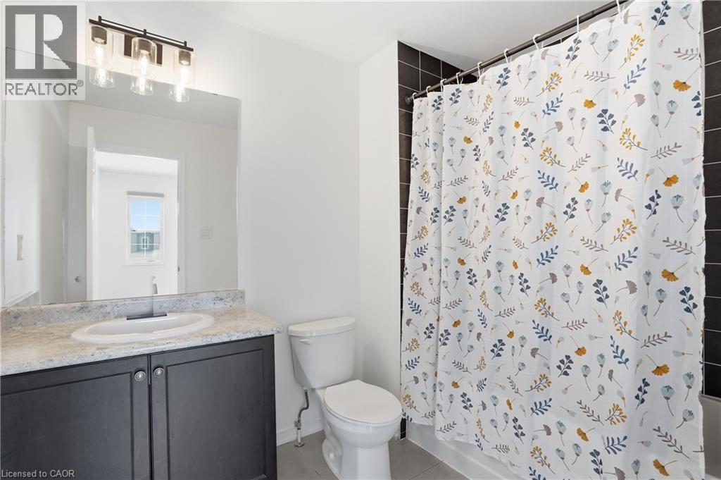 211 Odonnel Drive, Binbrook, ON - Indoor Photo Showing Bathroom