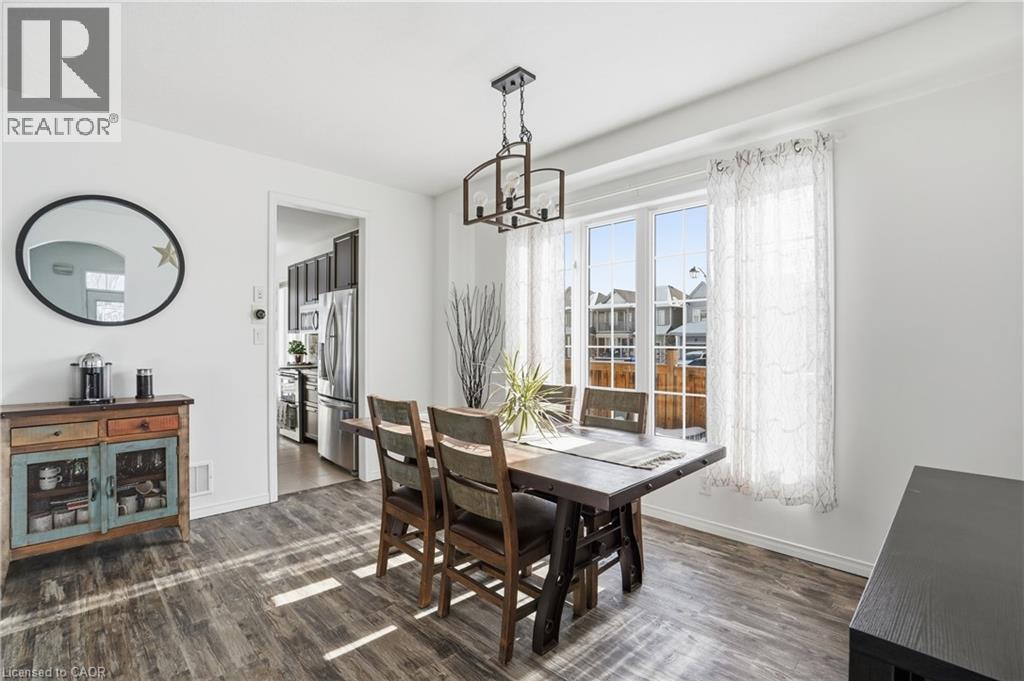 211 Odonnel Drive, Binbrook, ON - Indoor Photo Showing Dining Room