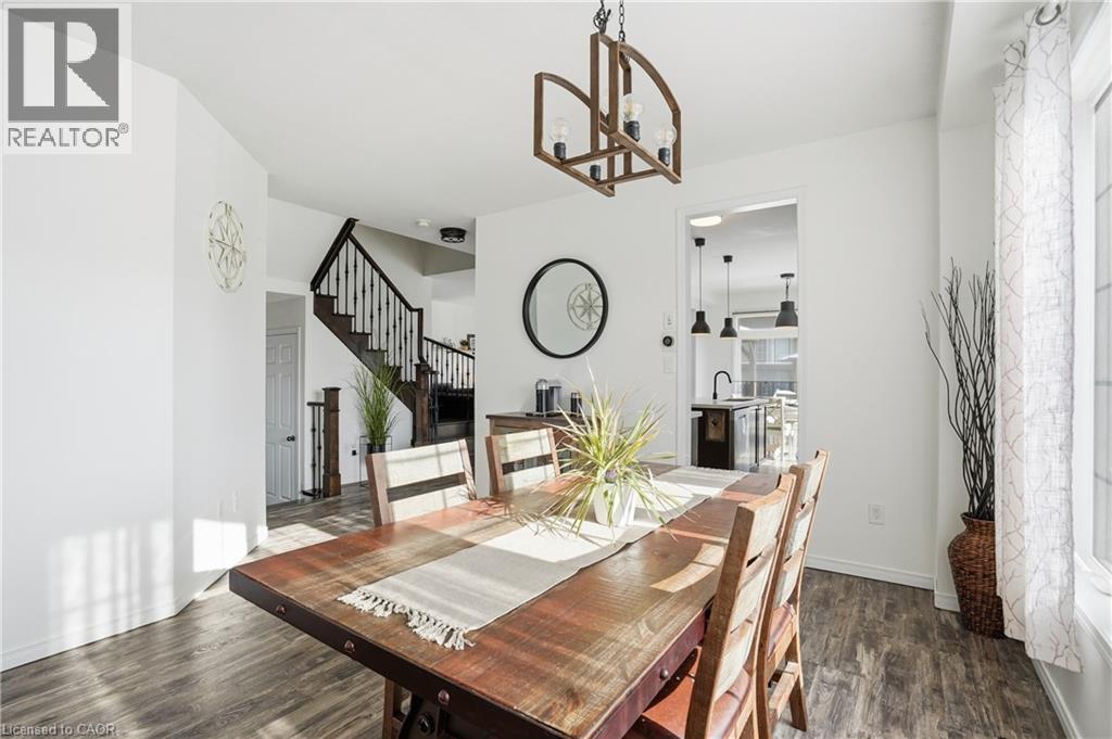 211 Odonnel Drive, Binbrook, ON - Indoor Photo Showing Dining Room