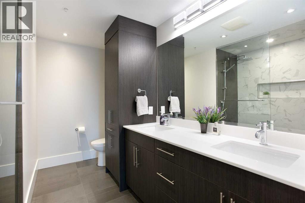 1005, 205 Riverfront Avenue Sw, Calgary, AB - Indoor Photo Showing Bathroom