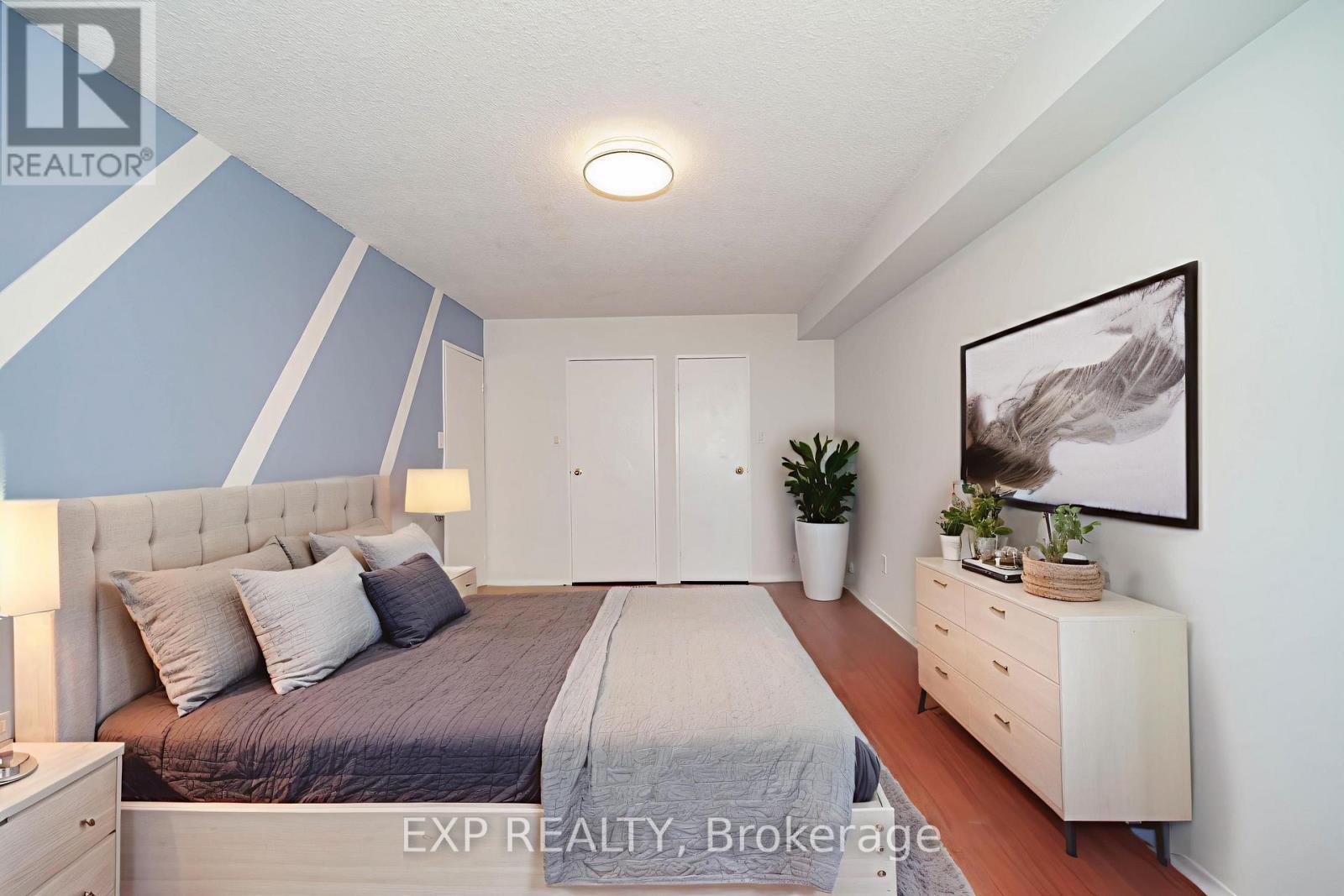 901 - 236 Albion Road, Toronto, ON - Indoor Photo Showing Bedroom