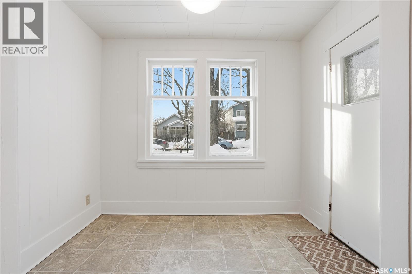 912 5Th Avenue N, Saskatoon, SK - Indoor Photo Showing Other Room