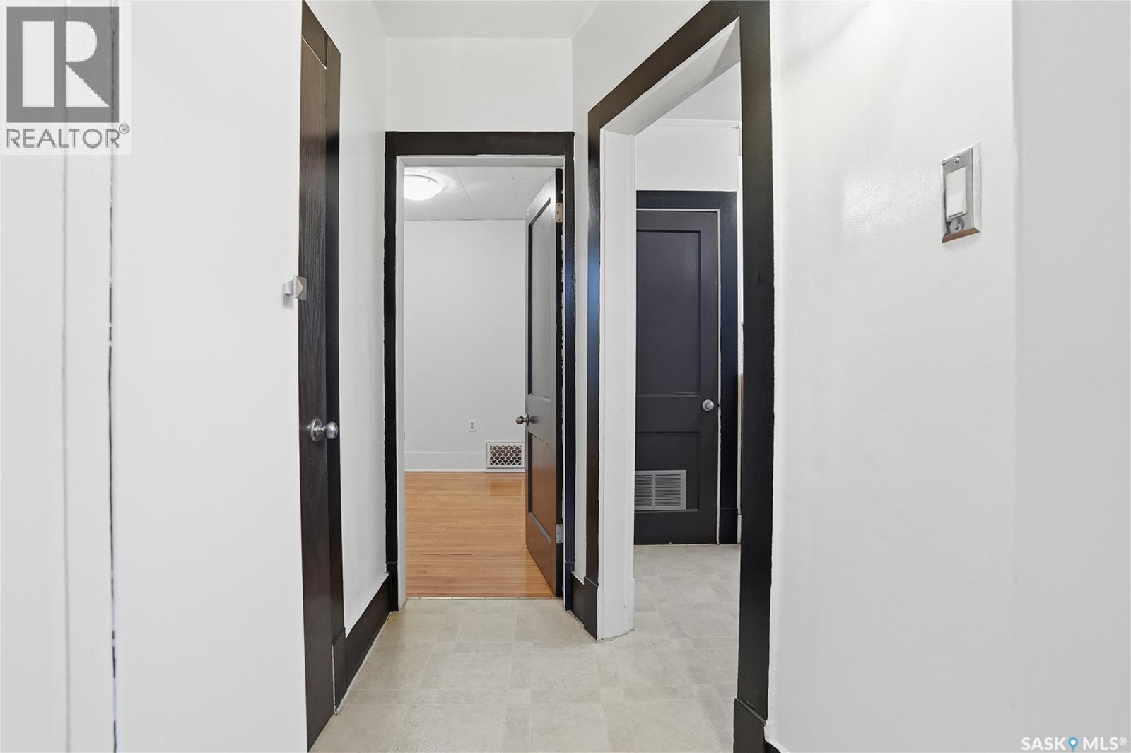 912 5Th Avenue N, Saskatoon, SK - Indoor Photo Showing Other Room