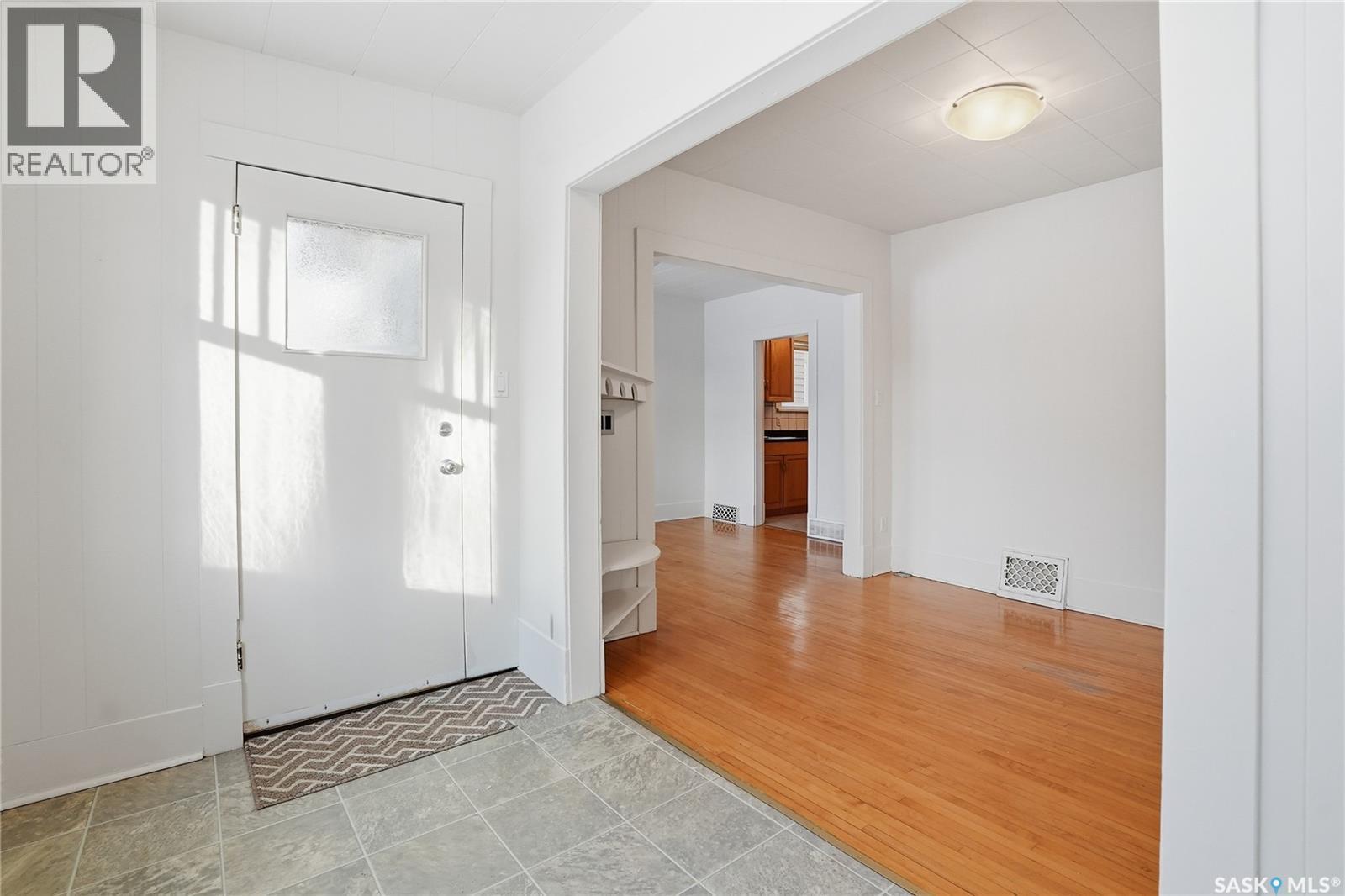 912 5Th Avenue N, Saskatoon, SK - Indoor Photo Showing Other Room