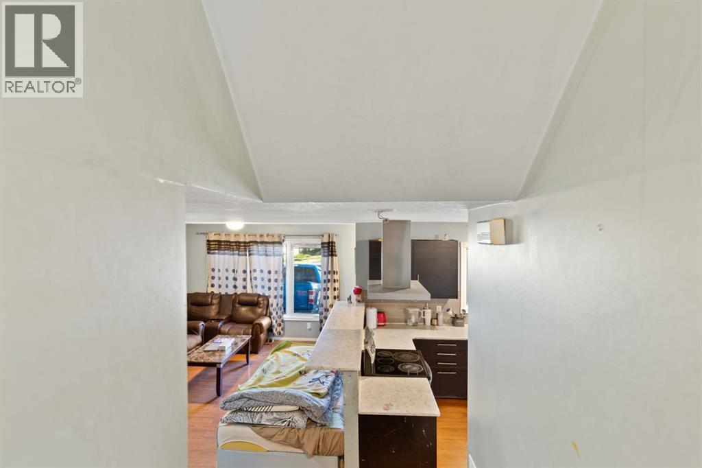 20 Castlegrove Way Ne, Calgary, AB - Indoor