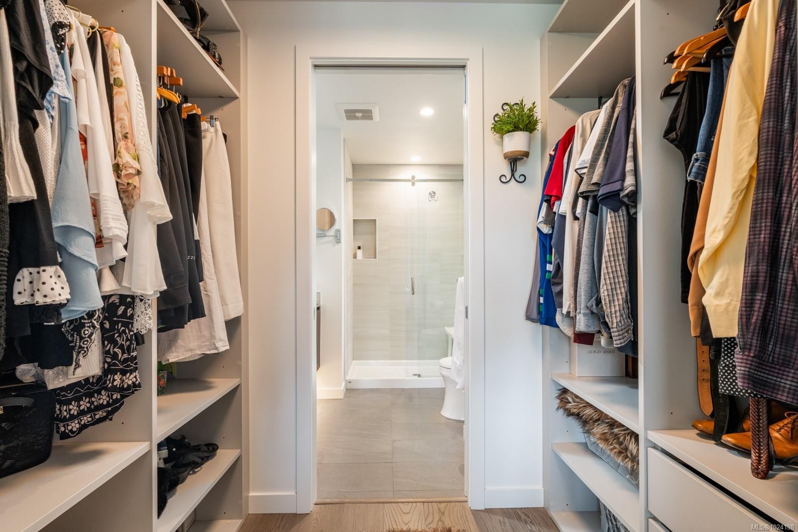 815-2000 Hannington Rd, Langford, BC - Indoor With Storage