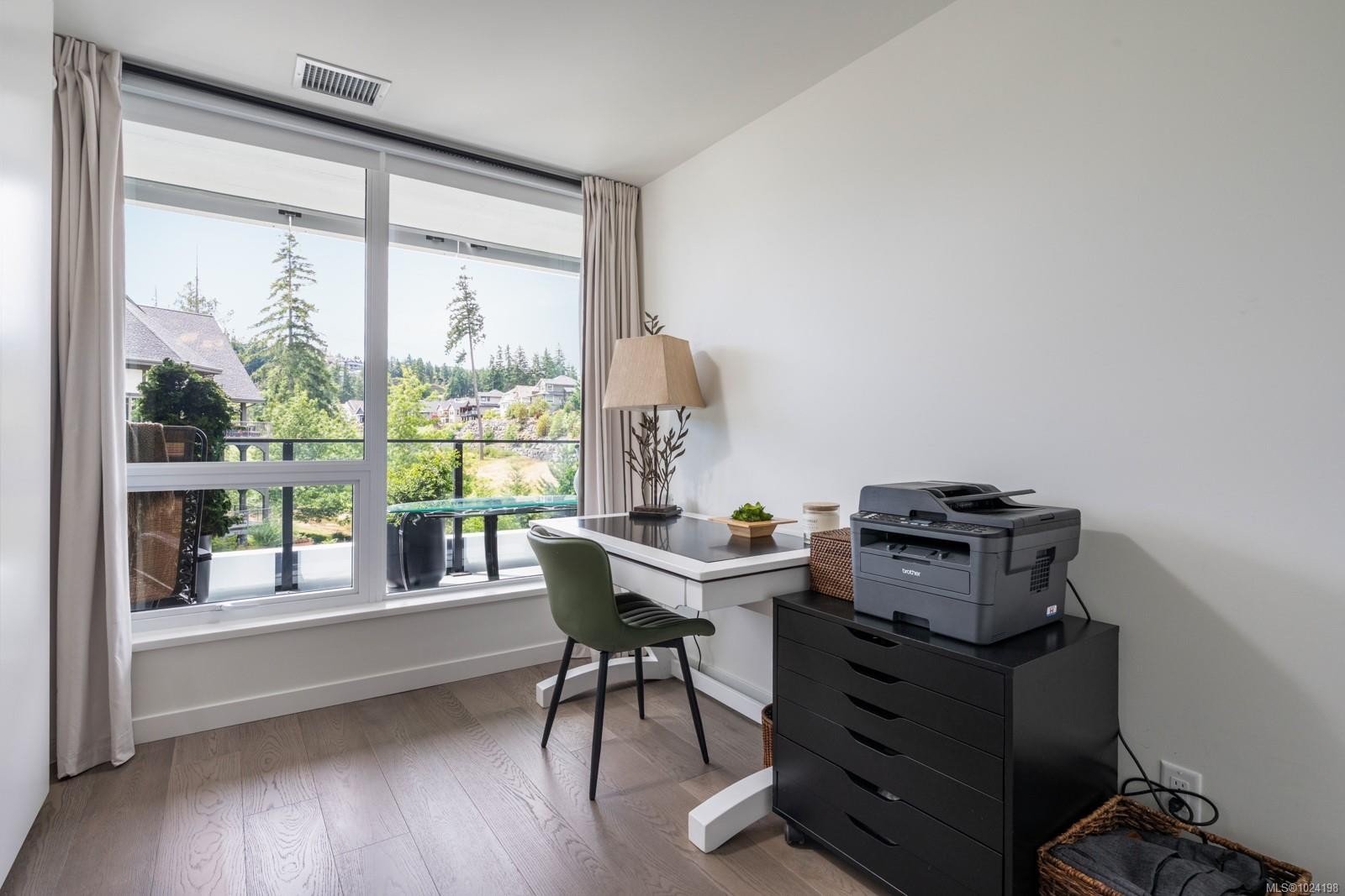 815-2000 Hannington Rd, Langford, BC - Indoor Photo Showing Office