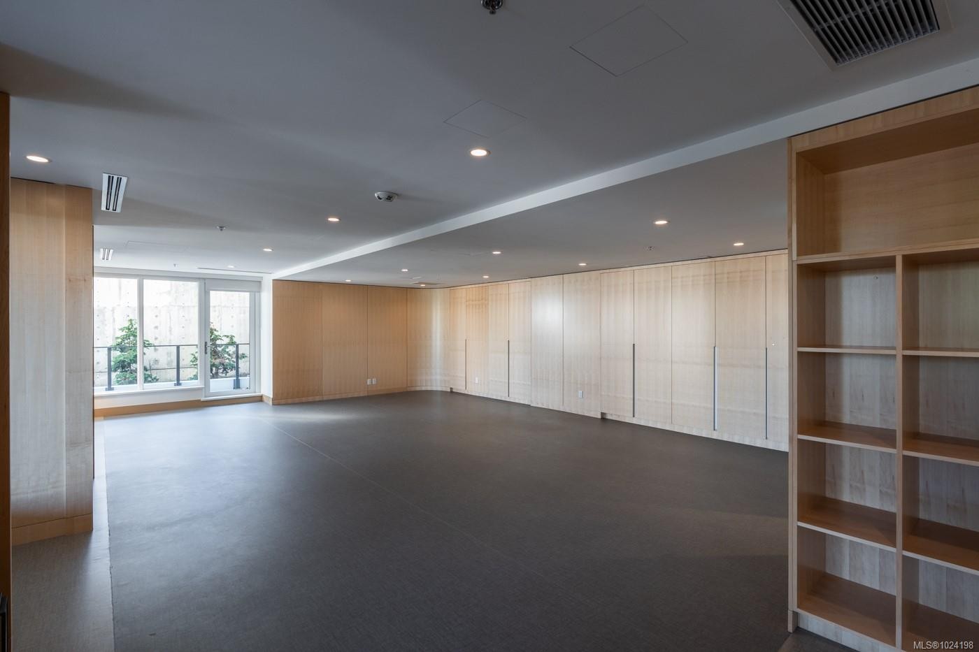 815-2000 Hannington Rd, Langford, BC - Indoor Photo Showing Other Room