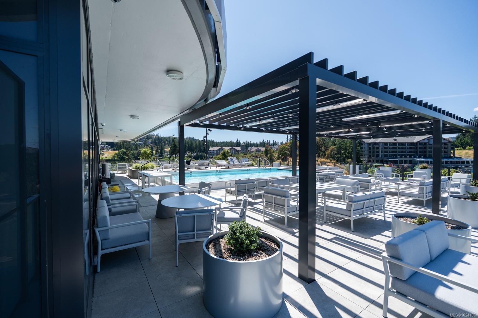 815-2000 Hannington Rd, Langford, BC - Outdoor With In Ground Pool