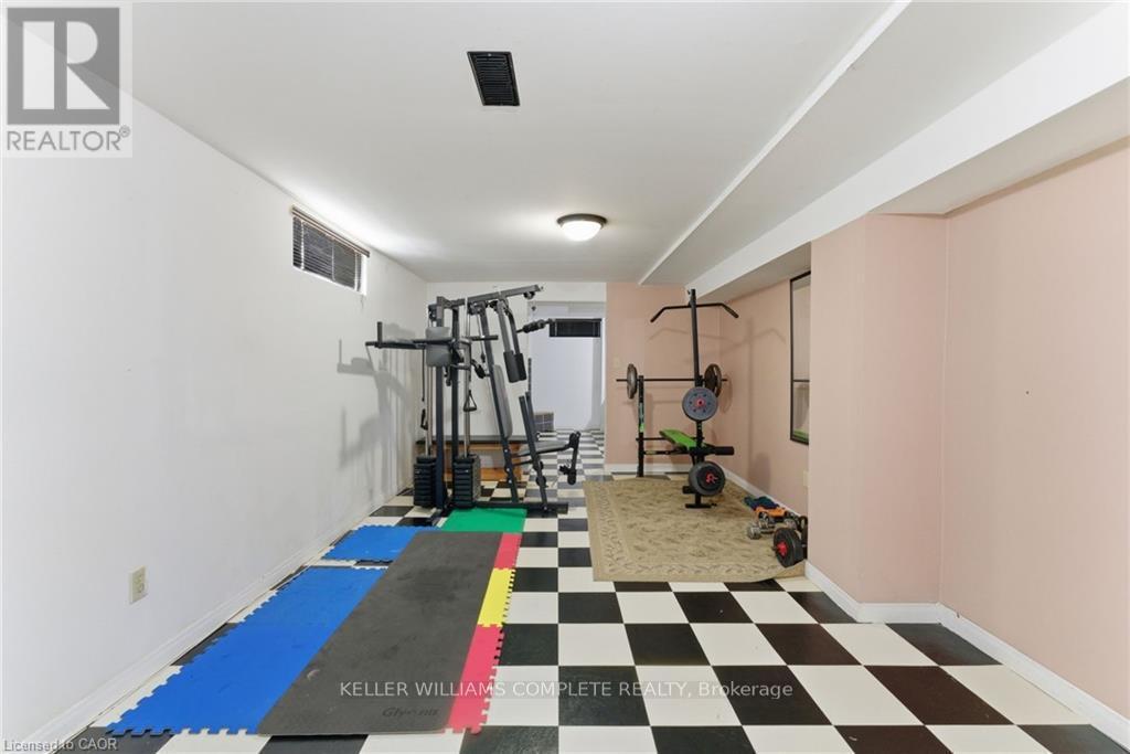 2 Morningstar Court, Hamilton, ON - Indoor Photo Showing Gym Room