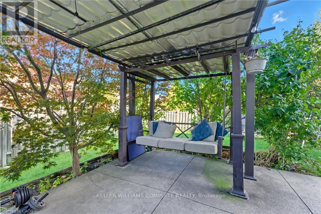 2 Morningstar Court, Hamilton, ON - Outdoor