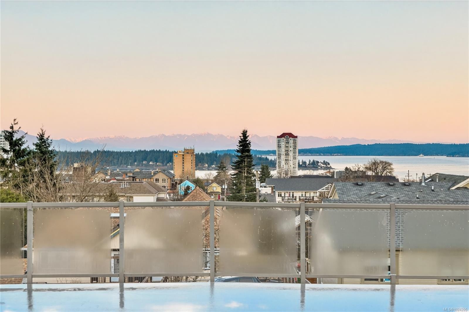 352 Kennedy St, Nanaimo, BC