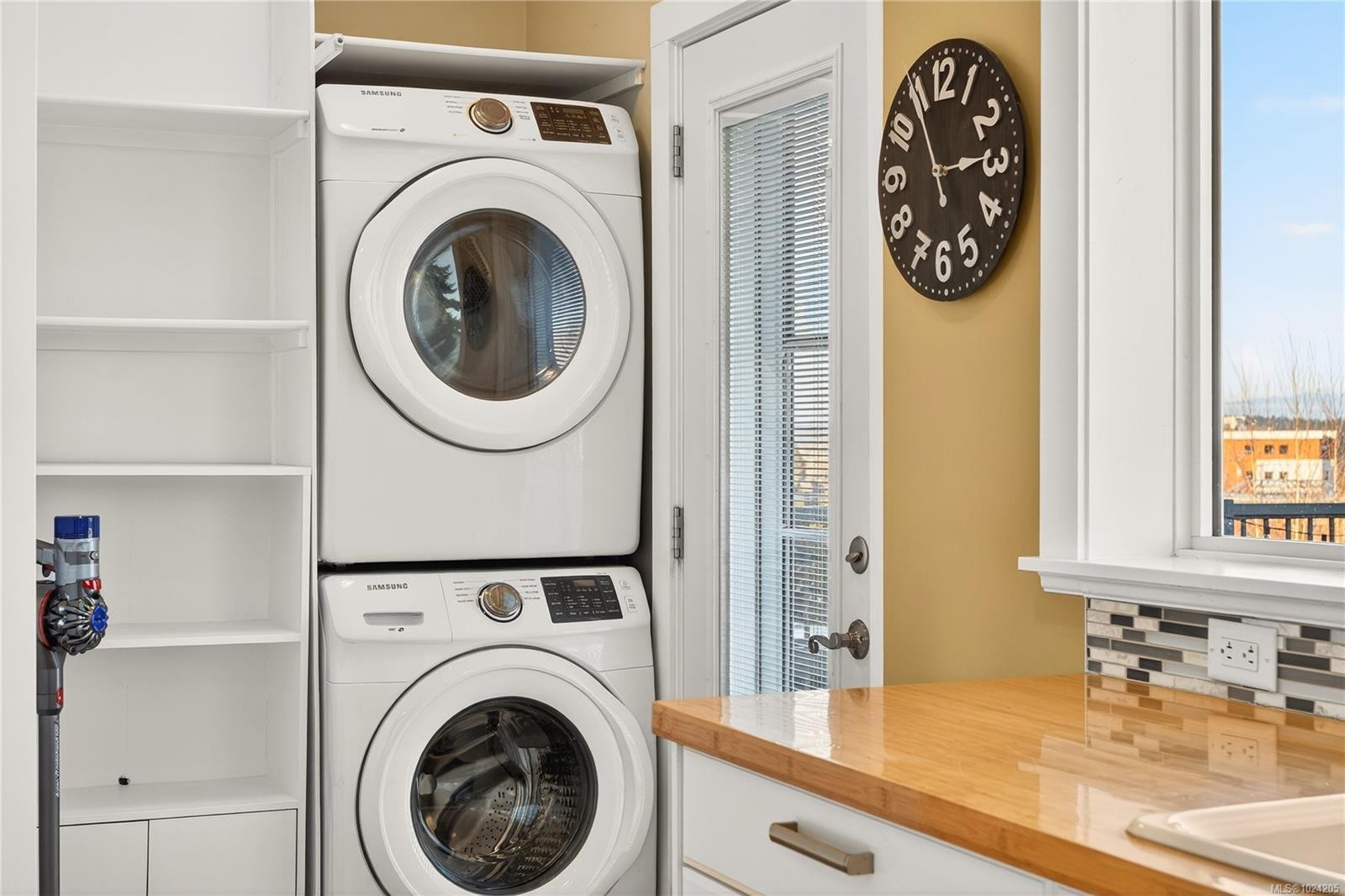 352 Kennedy St, Nanaimo, BC