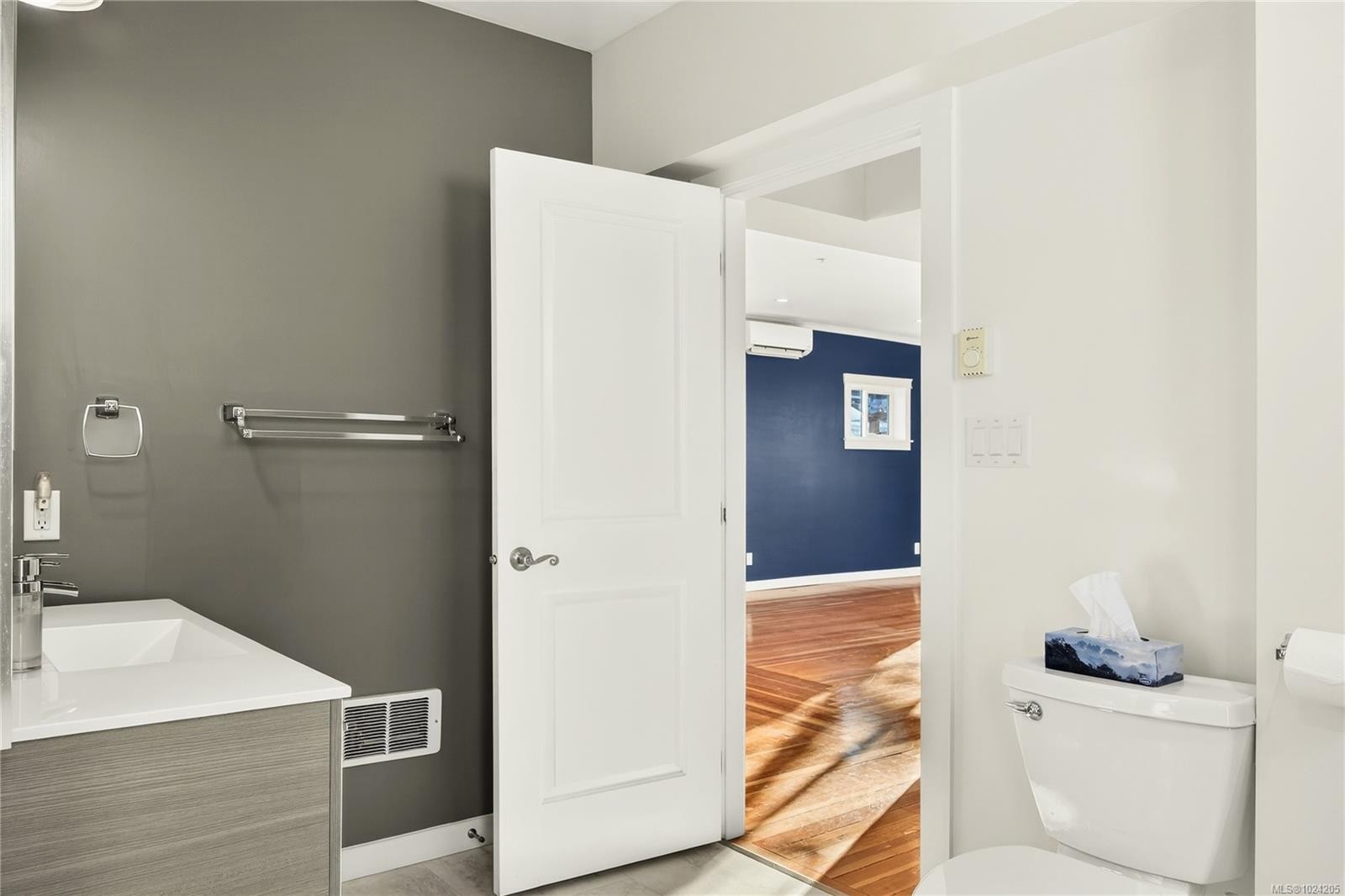 352 Kennedy St, Nanaimo, BC