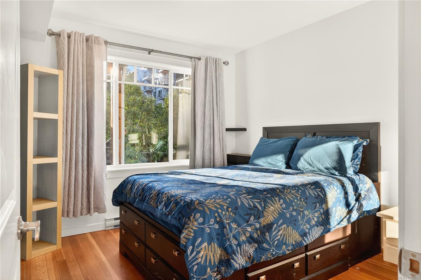 352 Kennedy St, Nanaimo, BC