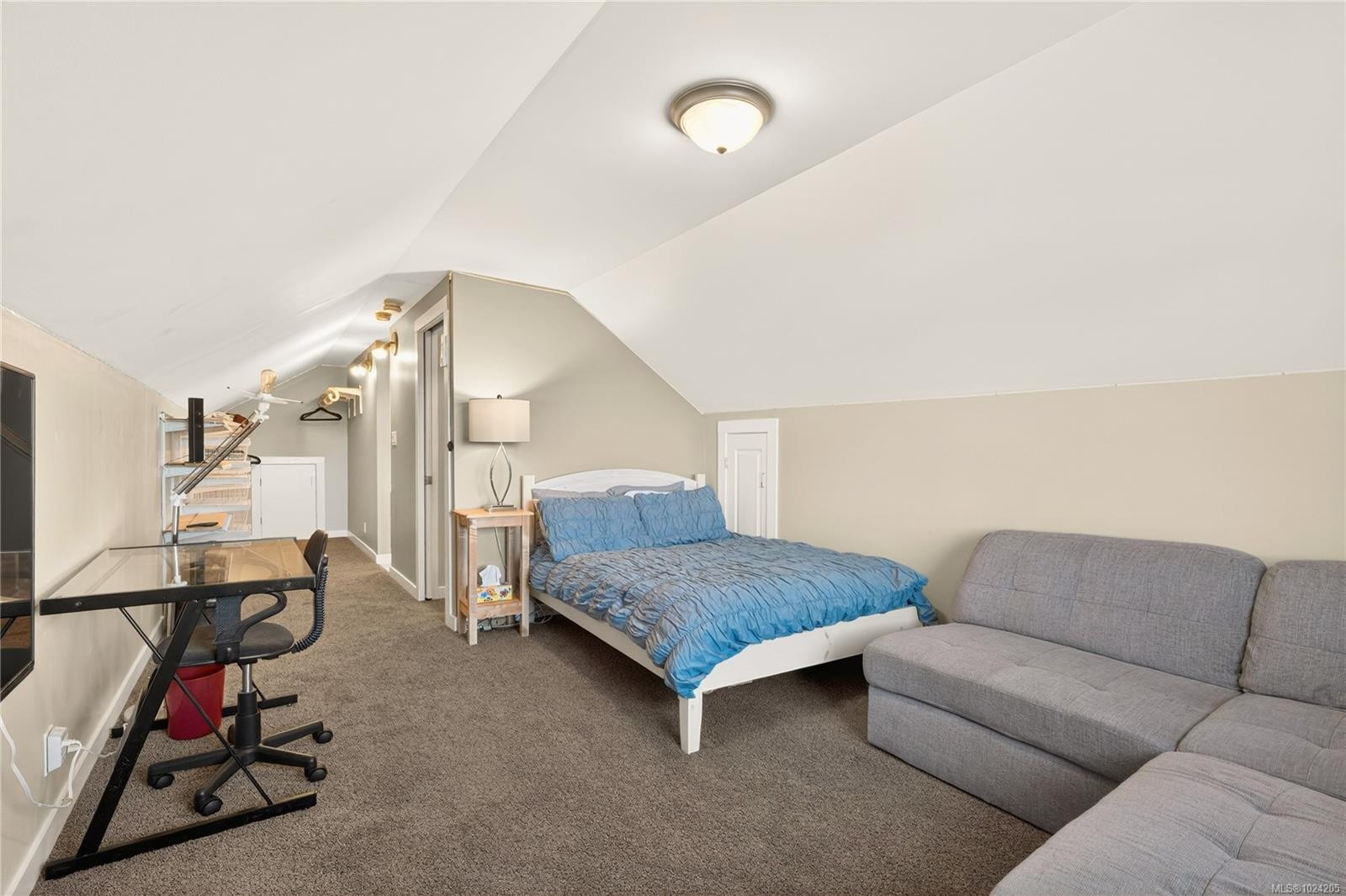 352 Kennedy St, Nanaimo, BC