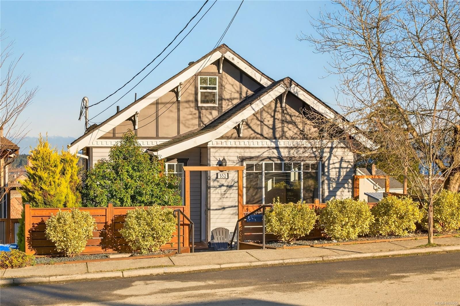 352 Kennedy St, Nanaimo, BC