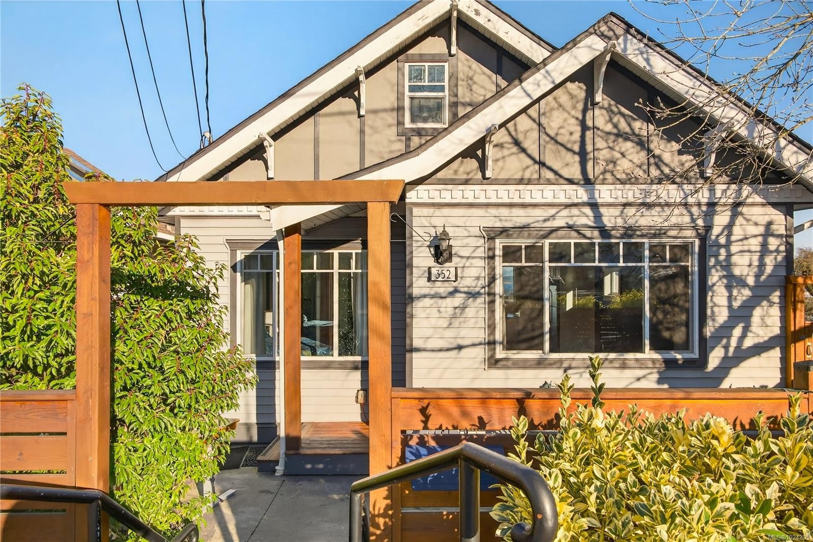 352 Kennedy St, Nanaimo, BC