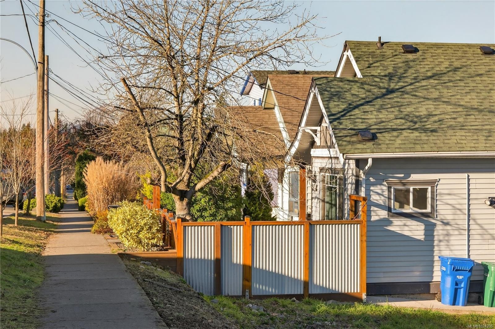 352 Kennedy St, Nanaimo, BC