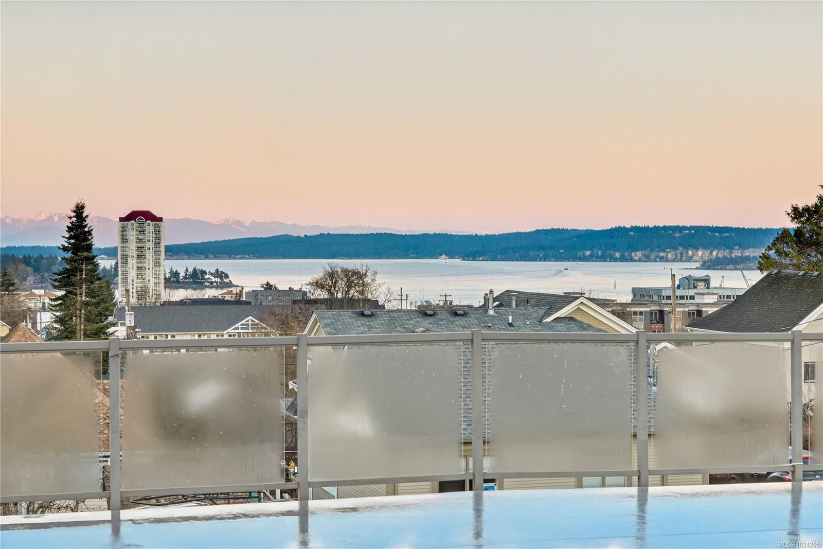 352 Kennedy St, Nanaimo, BC