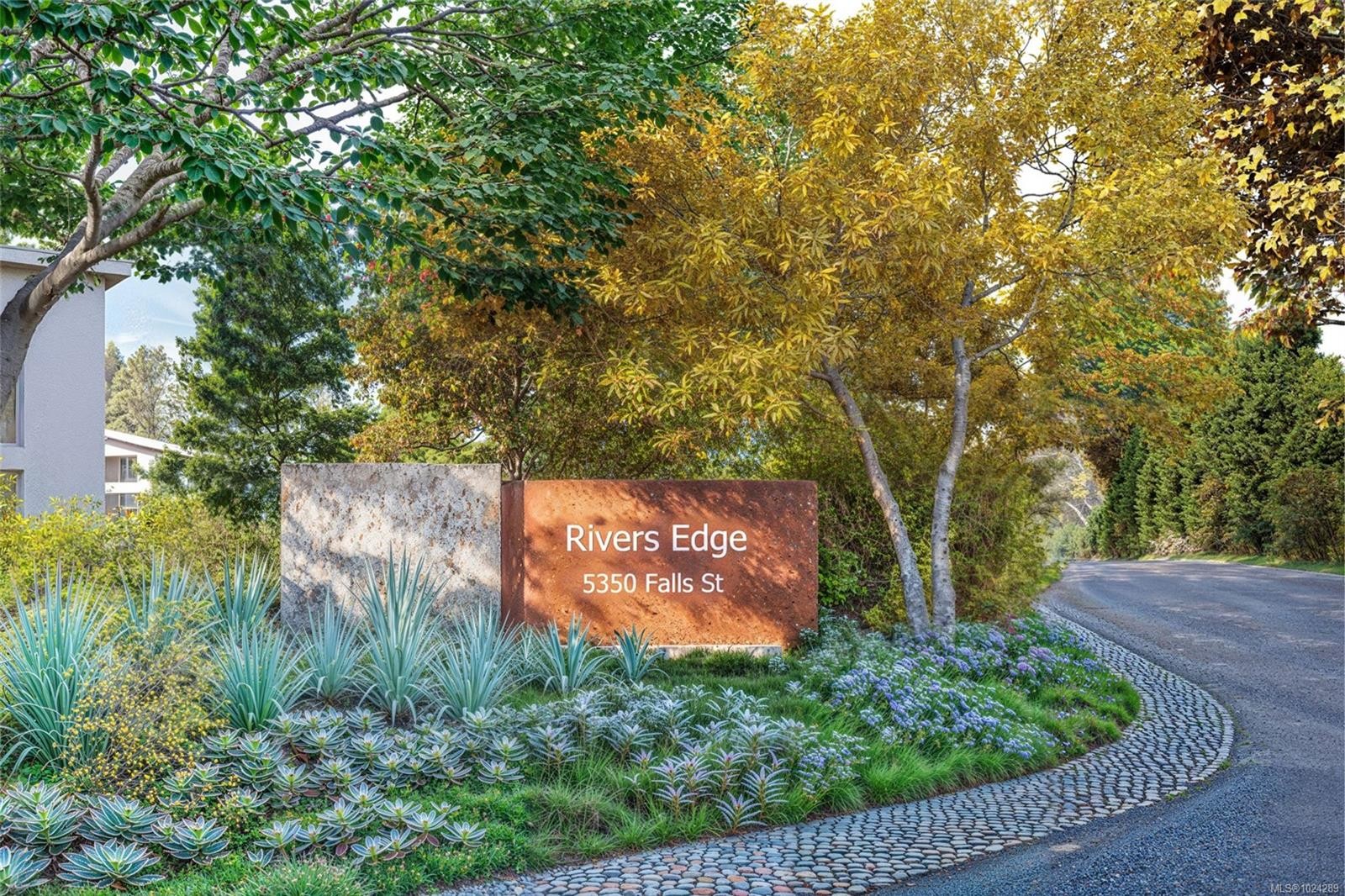 11-5350 Falls St, Port Alberni, BC