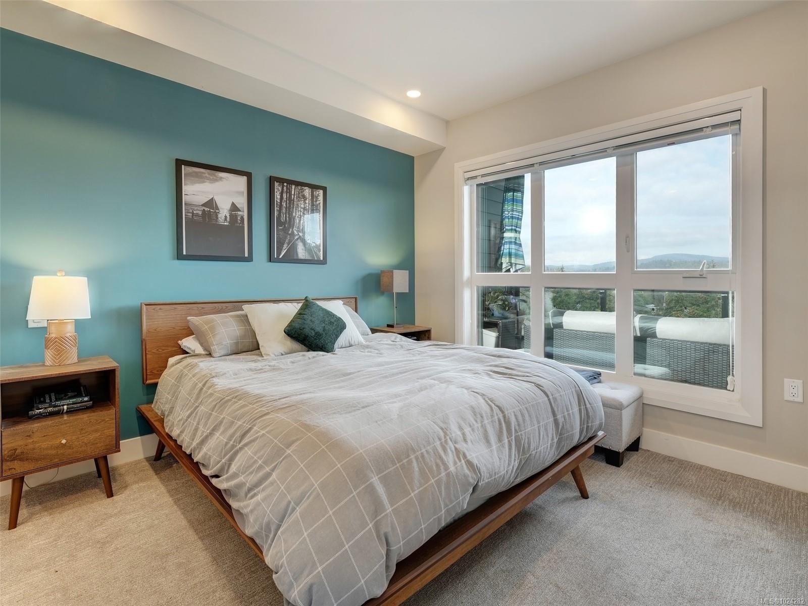 503-741 Travino Lane, Saanich, BC - Indoor Photo Showing Bedroom