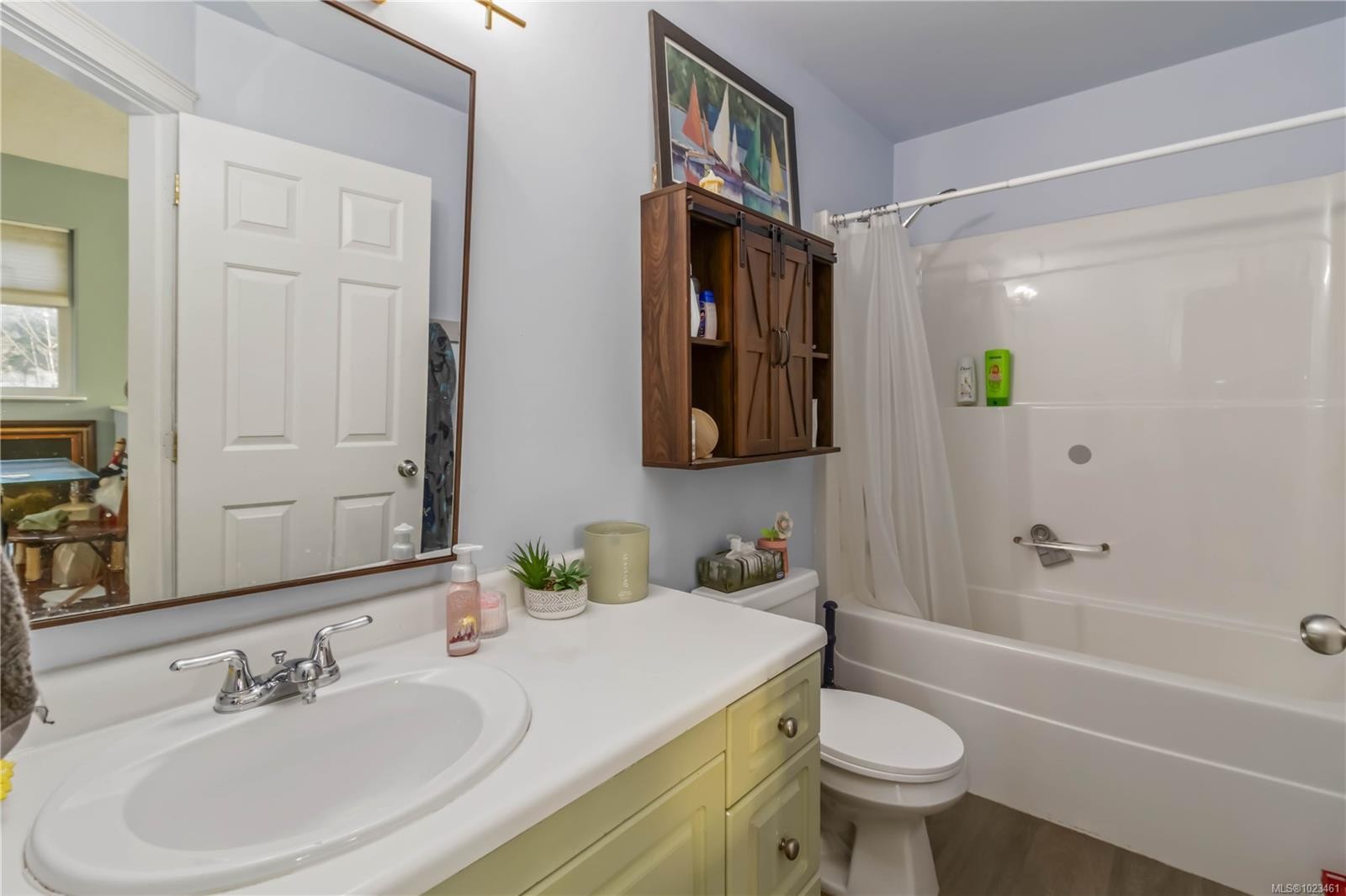 2562 Wentwich Rd, Langford, BC - Indoor Photo Showing Bathroom