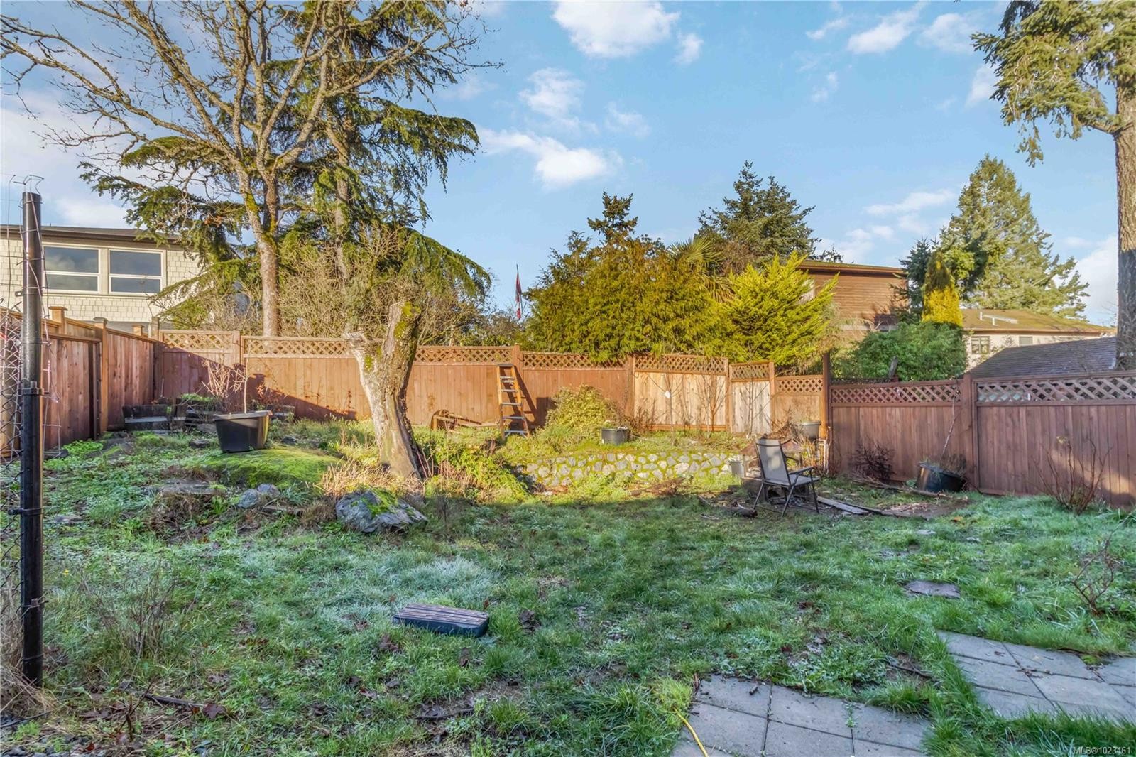 2562 Wentwich Rd, Langford, BC - Outdoor