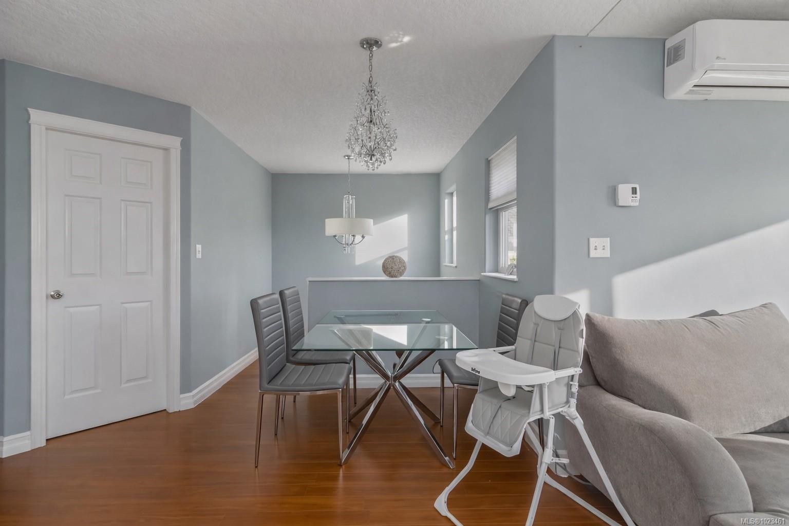2562 Wentwich Rd, Langford, BC - Indoor Photo Showing Dining Room