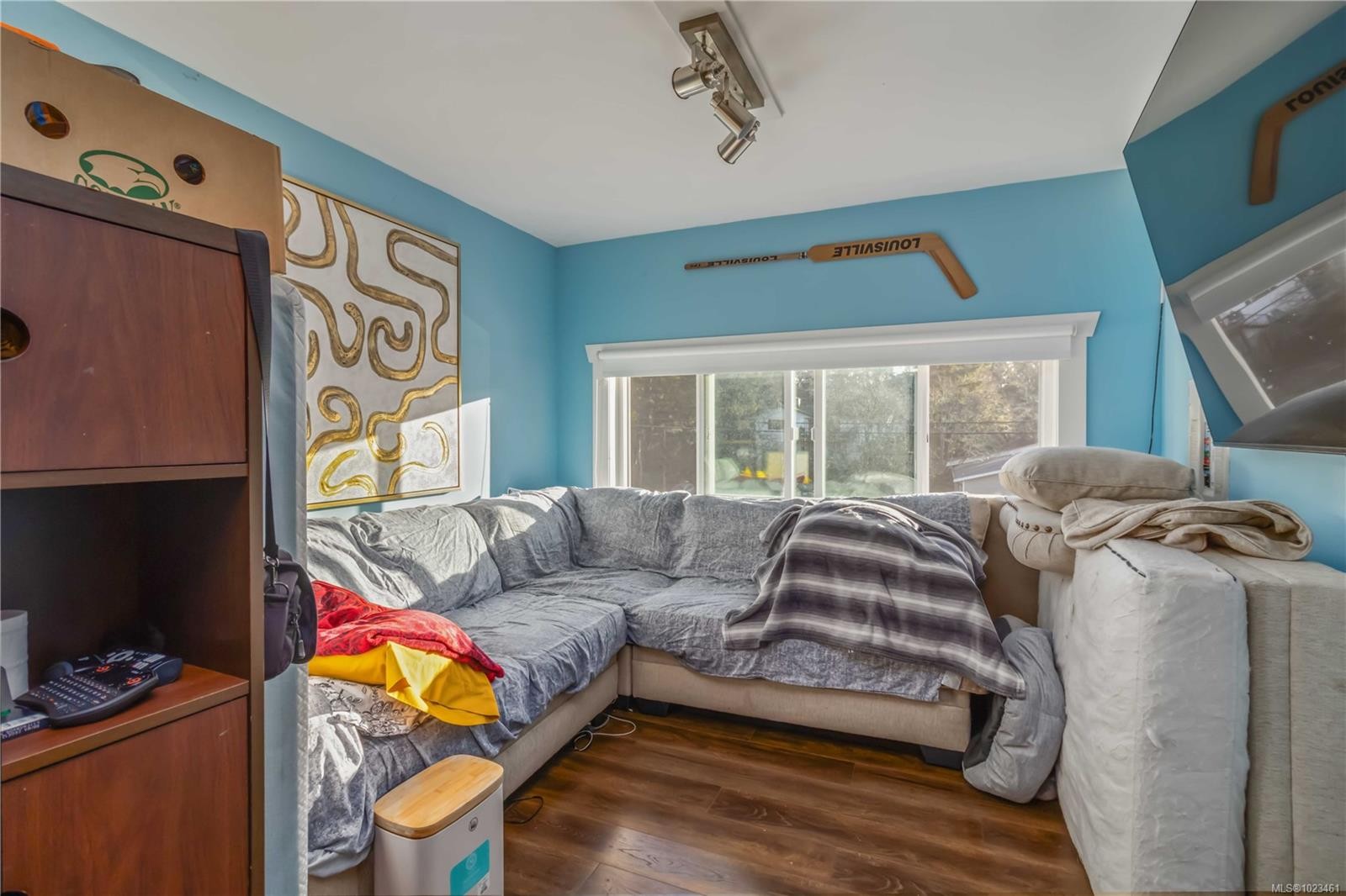 2562 Wentwich Rd, Langford, BC - Indoor