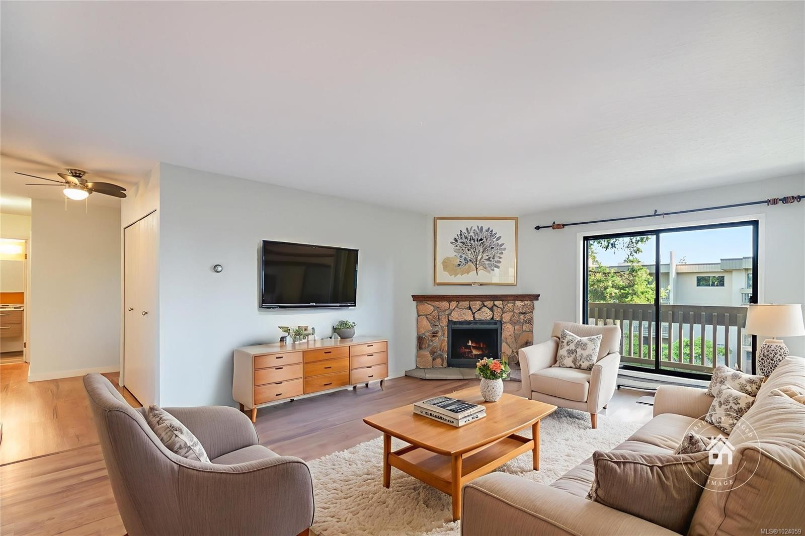 305-363 Morison Ave, Parksville, BC - Indoor Photo Showing Living Room With Fireplace