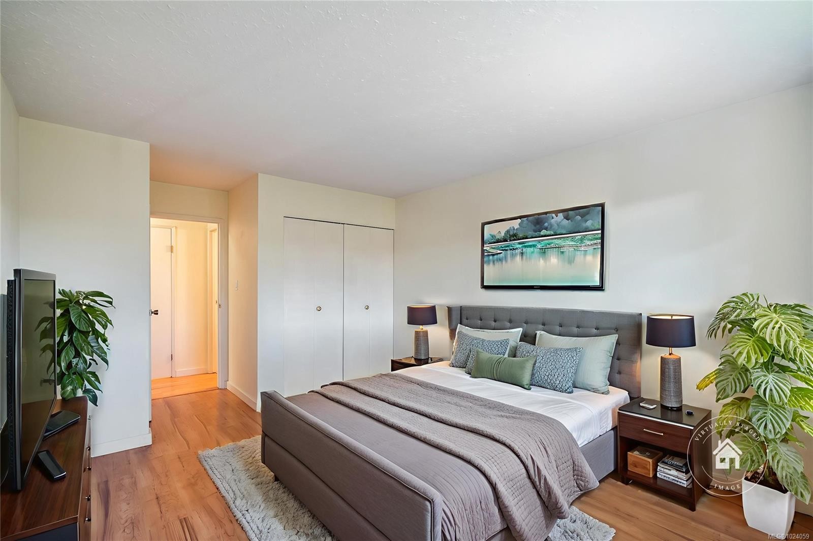 305-363 Morison Ave, Parksville, BC - Indoor Photo Showing Bedroom