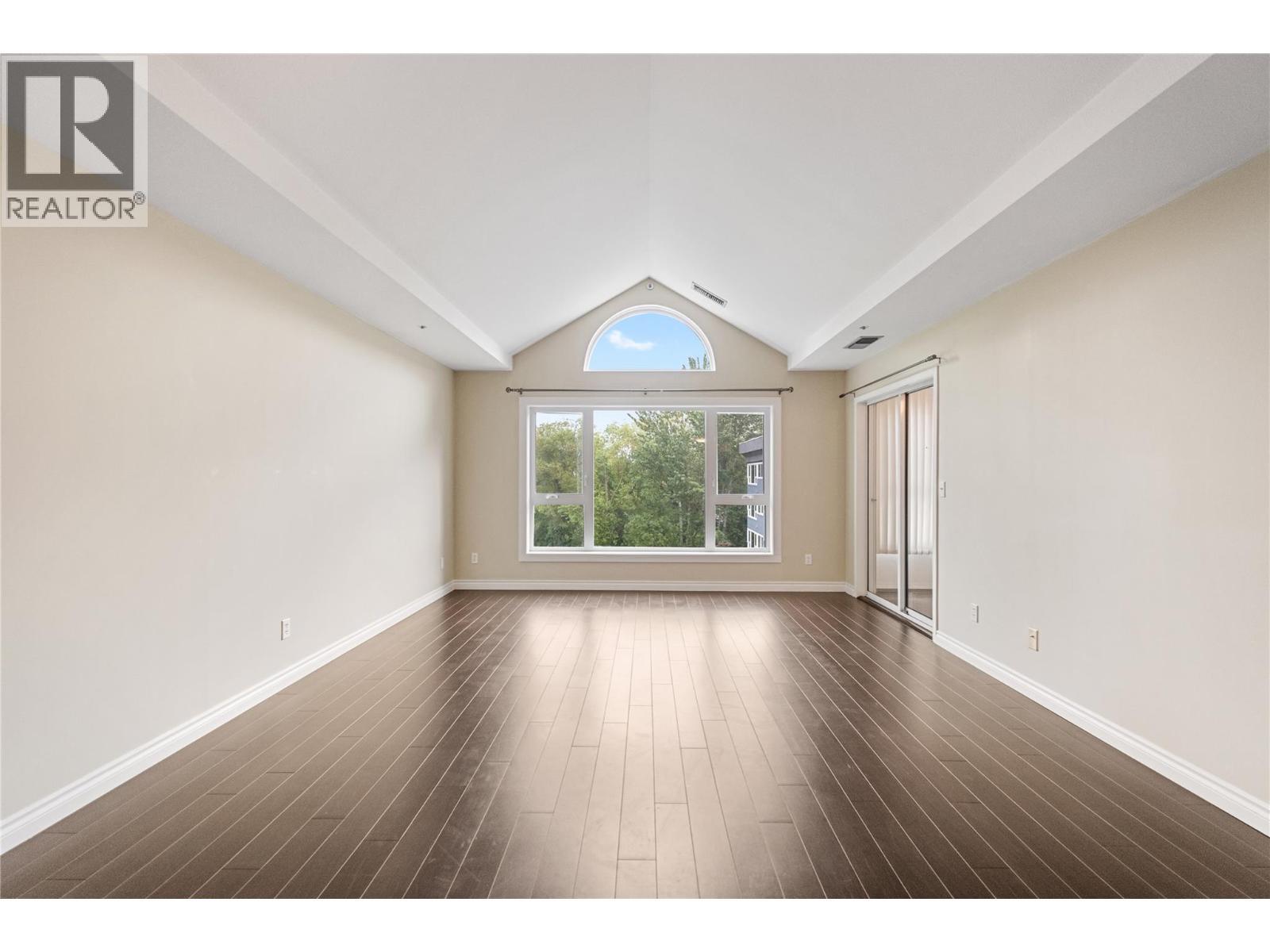 1045 Sutherland Avenue Unit# 323, Kelowna, BC - Indoor Photo Showing Other Room