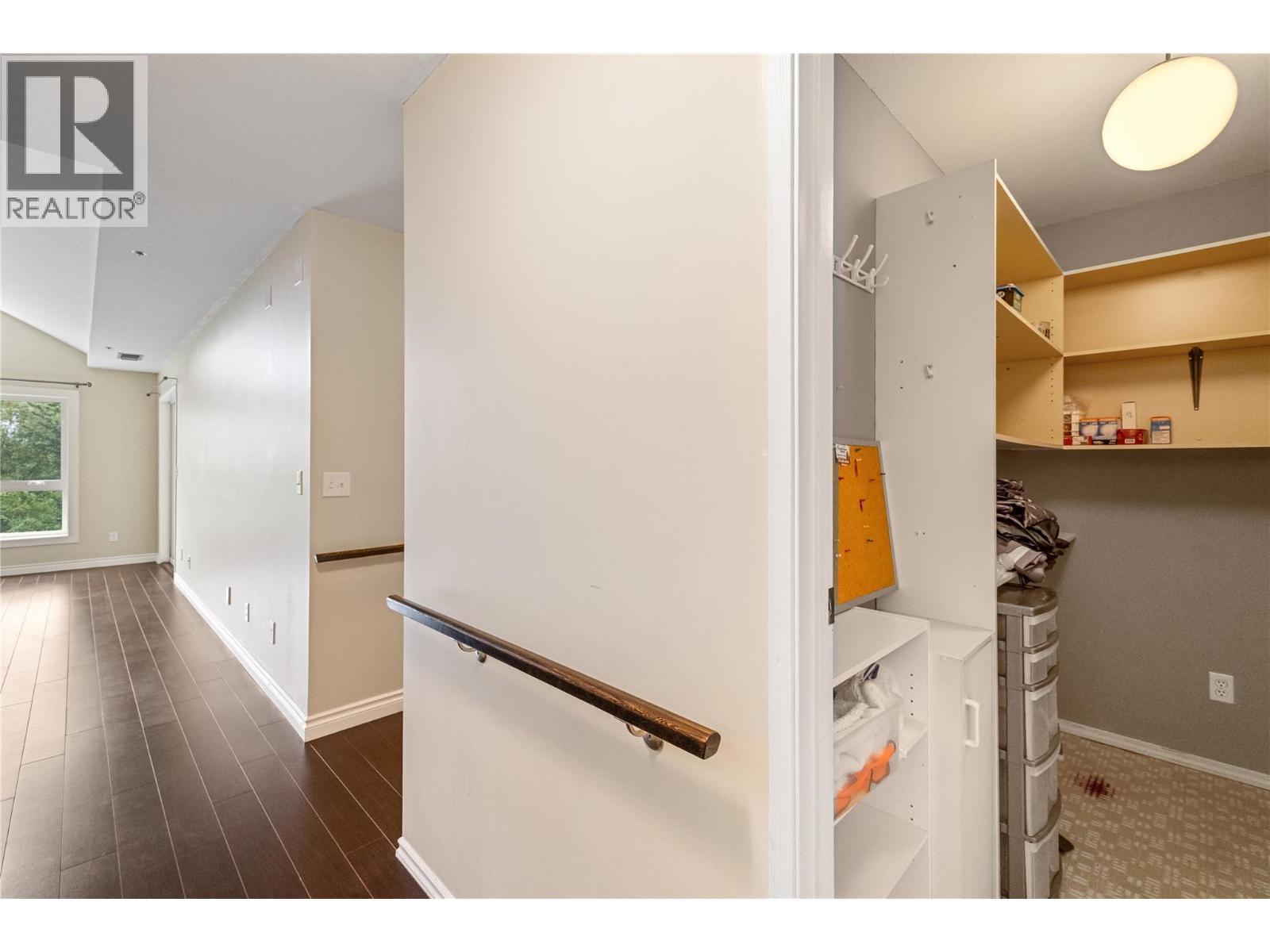 1045 Sutherland Avenue Unit# 323, Kelowna, BC - Indoor Photo Showing Other Room