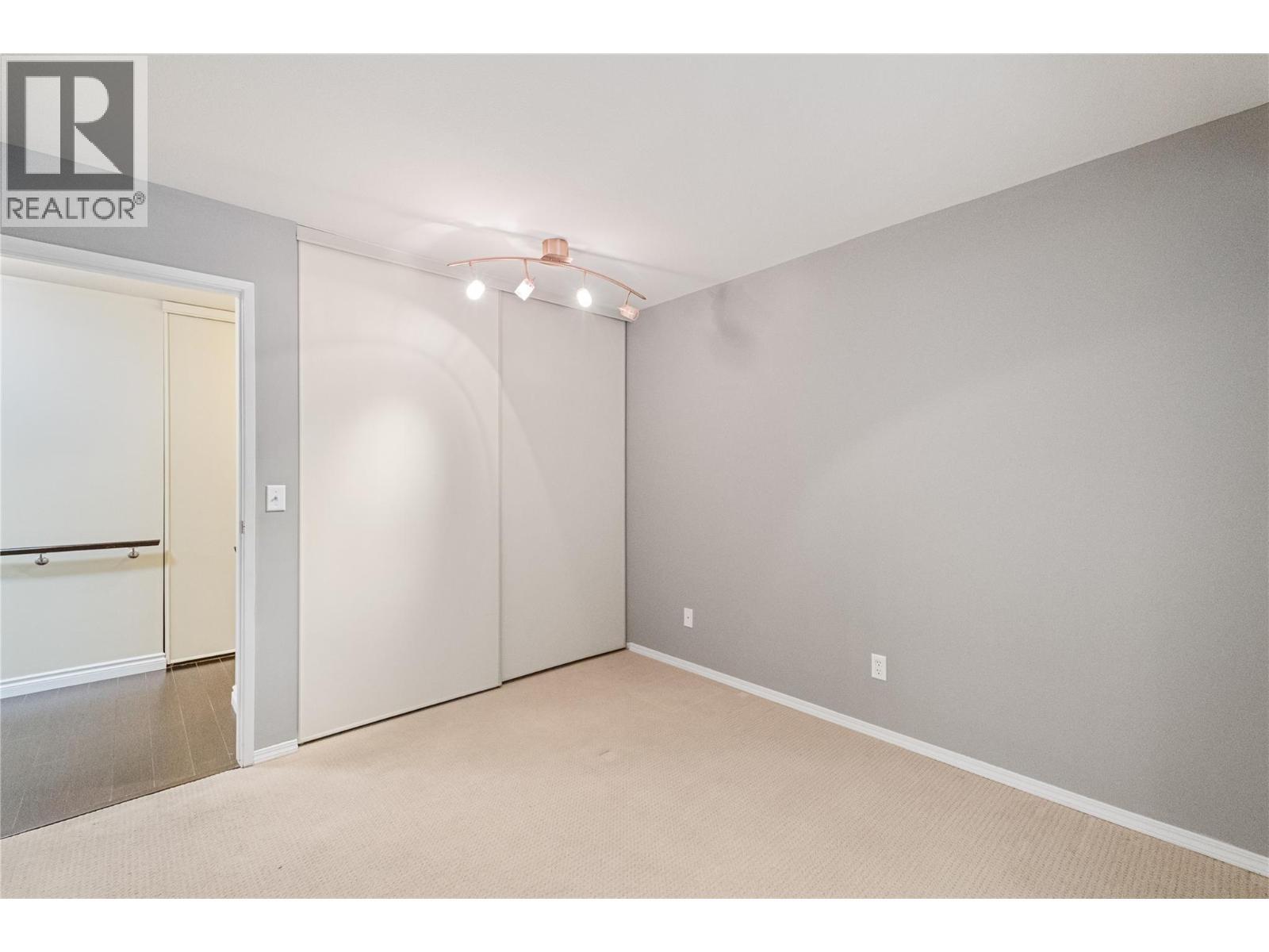 2nd Bedroom - 1045 Sutherland Avenue Unit# 323, Kelowna, BC - Indoor Photo Showing Other Room