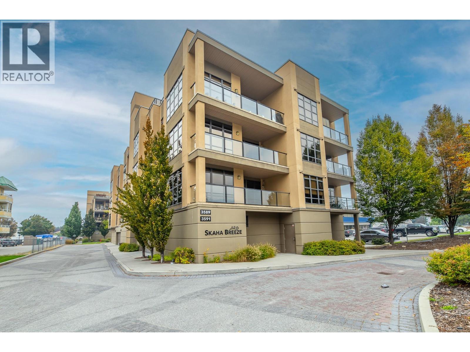 3589 Skaha Lake Road Unit# 204, Penticton, BC - Outdoor With Facade