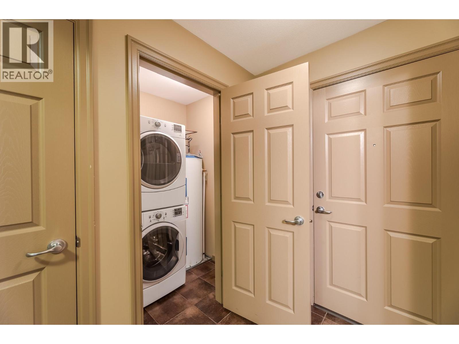 3589 Skaha Lake Road Unit# 204, Penticton, BC - Indoor Photo Showing Laundry Room