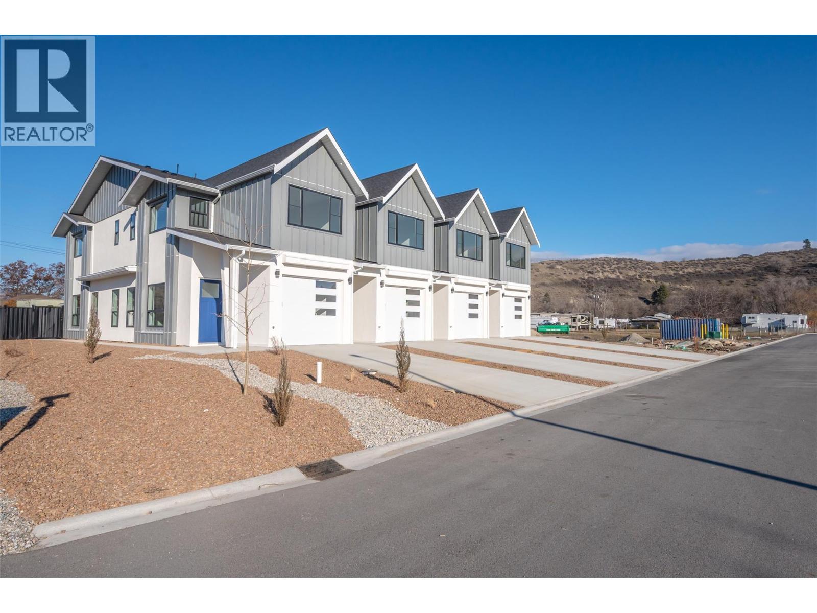 194 Maple Place Unit# 3, Oliver, BC - Outdoor