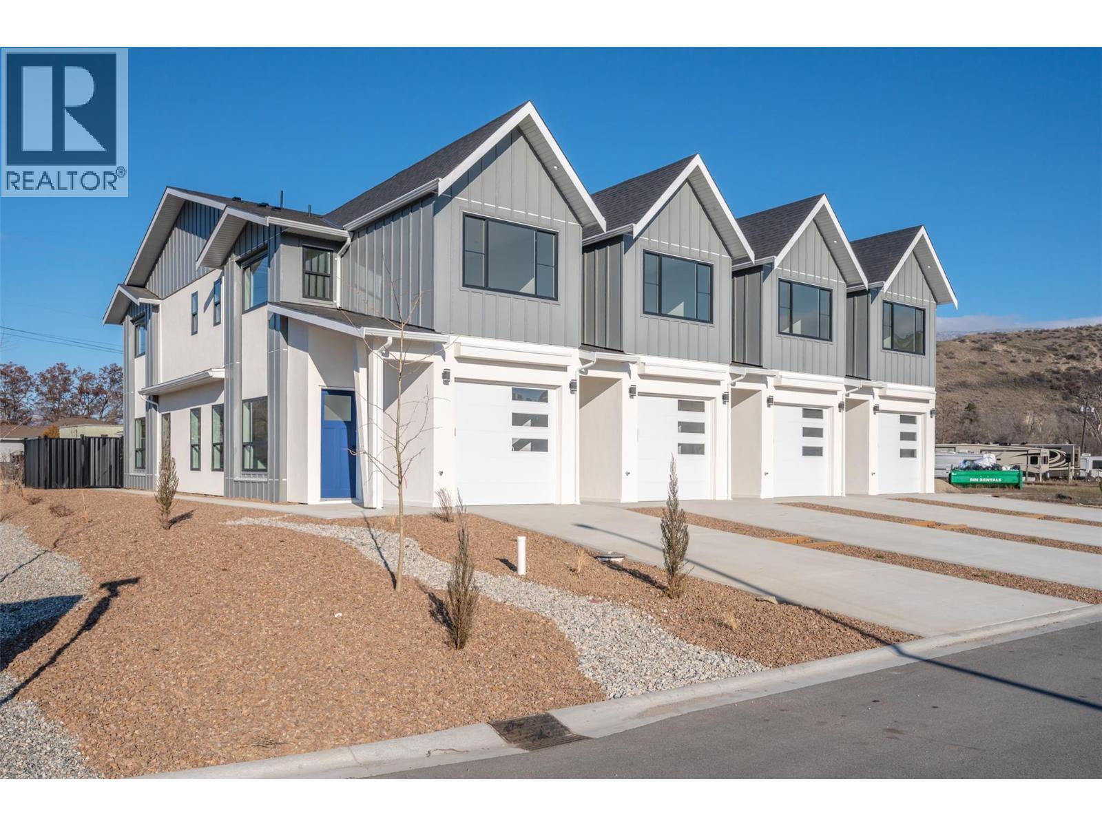 194 Maple Place Unit# 3, Oliver, BC - Outdoor