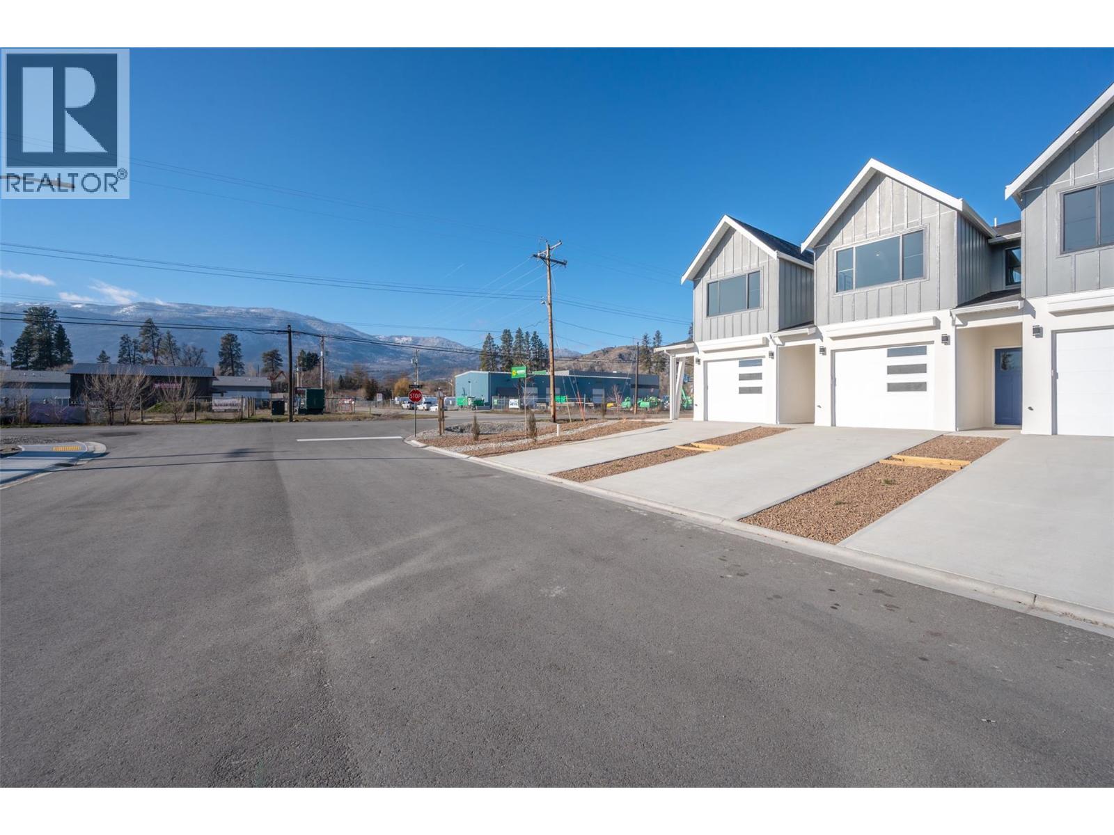 194 Maple Place Unit# 3, Oliver, BC - Outdoor