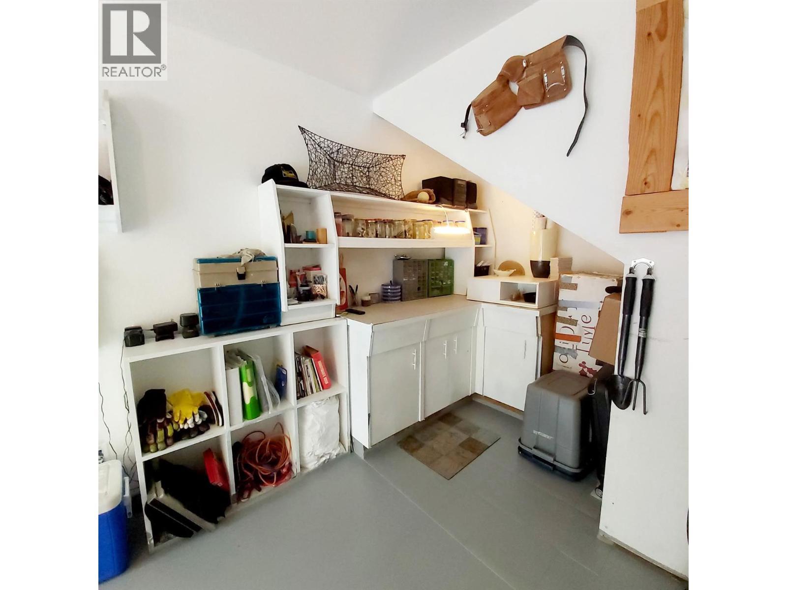 Little workshop area in the garage - 4404 Pleasant Valley Road Unit# 6, Vernon, BC - Indoor