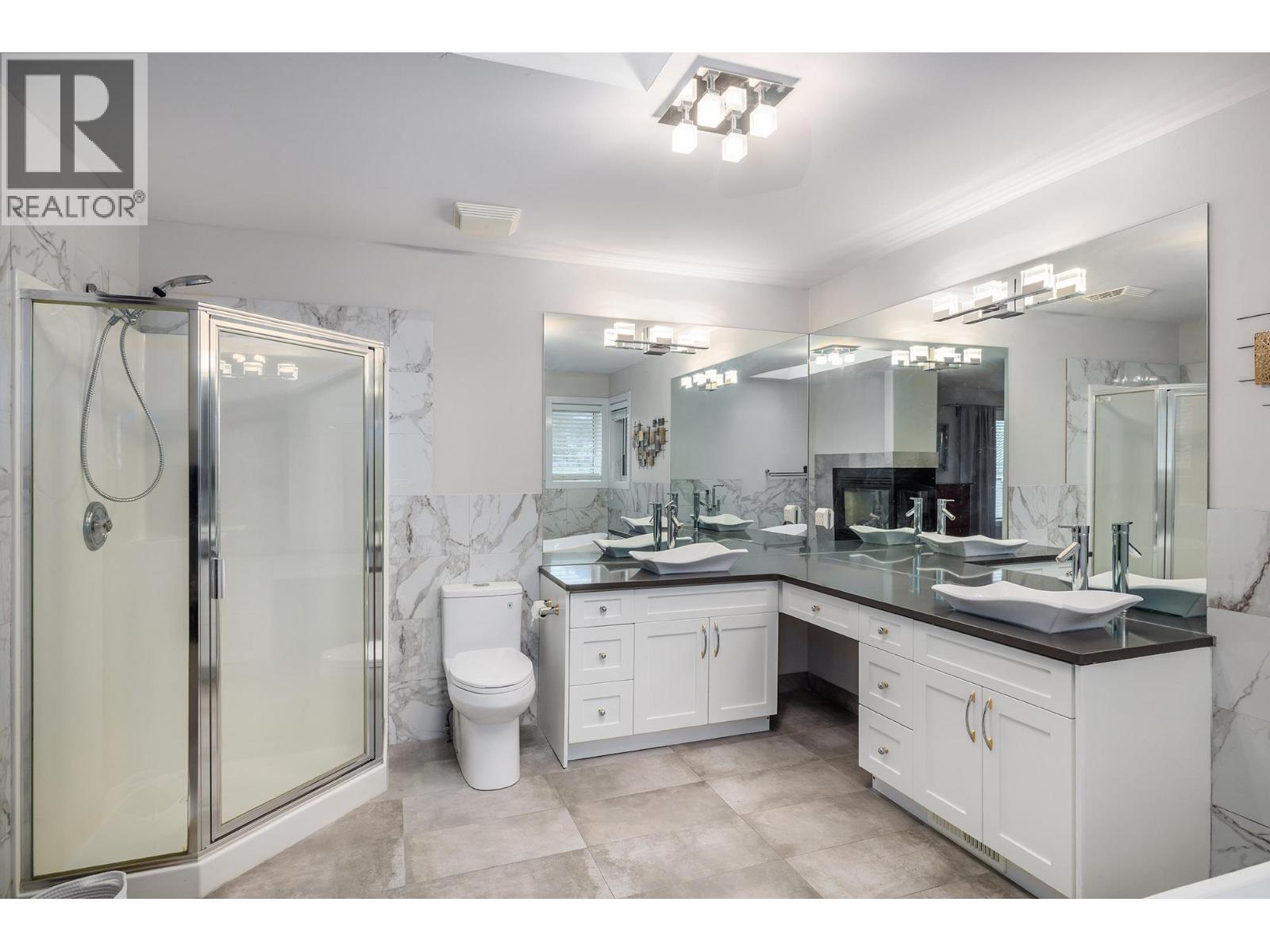 2761 Olalla Road, West Kelowna, BC - Indoor Photo Showing Bathroom